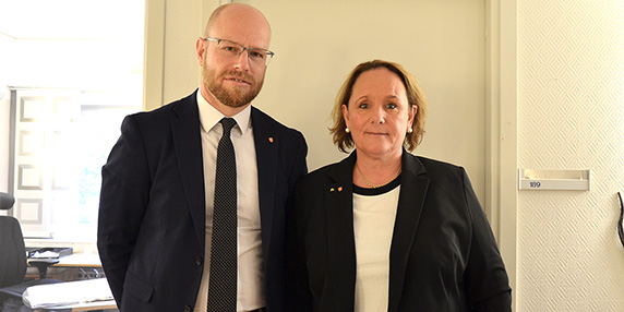Mattias Jonsgården – ny kommundirektör i Håbo och Liselotte Grahn Elg, kommunstyrelsens ordförande i Håbo kommun